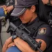 Ceuta: del capitulo lacrimógeno de la agente del otro día, a los disparos al aire y la protección de los invasores; seguid aplaudiendo