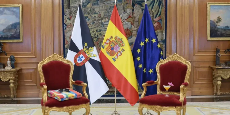 Los Letizios felicitan el Día de Ceuta, tomando el pelo a Ceuta y a toda España