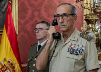 El General Jefe del Ejército de Tierra al más puro estilo Gila: «¿Es el enemigo…?»